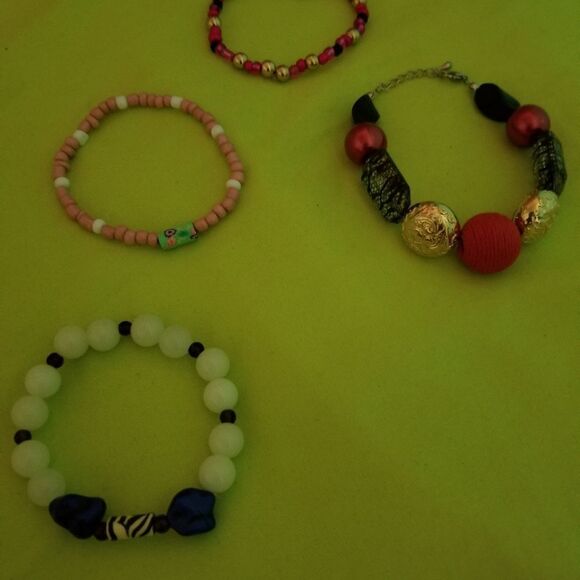 Glow in the dark Dvprofessions custom bracelet creations - Picture 4 of 9